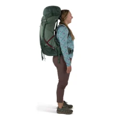 Osprey Aura AG LT 50 Tursekk Dame -Campingutstyr Salg 2024 0000 AuraAGLT50L S23 OnBody4 KoseretDarjeelingSpringGreen 10004699 10004700 web 7983f9c0 b9a5 4d0b b28d aacf34d85643