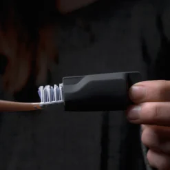 Matador Toothbrush Caps (2 Stk) -Campingutstyr Salg 2024 0003 Matador Toothbrush Covers Studio 251 1500x png