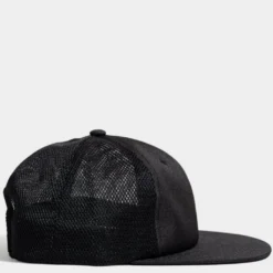 United By Blue Signature Trucker Hat -Campingutstyr Salg 2024 706 10802613 signaturetruckerhat black3 1024x ec9911af 5466 412c b7e6 6a56e3d65281