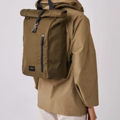 Sandqvist Dante Ryggsekk -Campingutstyr Salg 2024 DANTE VEGAN OliveNavyWebbing SQA1678 01 scaled