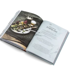 Delicious Wintertime - The Cookbook For Cold Weather Adventures -Campingutstyr Salg 2024 DeliciousWintertime gestalten book delicious winter inside06 2000x 547fbefa 36c7 454f 93c8 6aa757b476f9