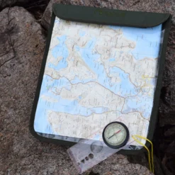 Kartmappe M/ Kompasslomme (Enkel) -Campingutstyr Salg 2024 Eagle Products Kartmappe m Kompasslomme Enkel paa stein