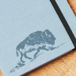 United By Blue Explorer Traveler Journal -Campingutstyr Salg 2024 Journal liteblue 02 1200x ce6a6155 efb8 4661 afb1 04920dbce318