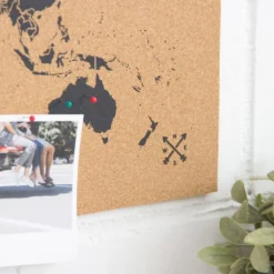 Woody Map (Puzzle Edition) Korktavle - Medium -Campingutstyr Salg 2024 Miss Wood Woody Map Puzzle Edition korktavle Medium Black detalj