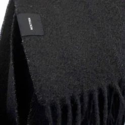 Nora - Reflekterende Ullskjerf -Campingutstyr Salg 2024 NOKTYRN Nora Reflekterende Ullskjerf detalj merkelapp