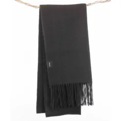 Nora - Reflekterende Ullskjerf -Campingutstyr Salg 2024 NOKTYRN Nora Reflekterende Ullskjerf henger