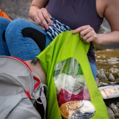 Osprey Dry Sack 35 W/window -Campingutstyr Salg 2024 S23 DrySack20Lw WindowLimon Accessories RossBernards Exp 11 29 2467 web