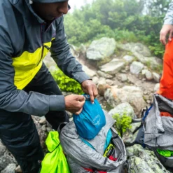 Osprey Ultralight DrySack 6 -Campingutstyr Salg 2024 S23 ULDrysack Evan Kay exp 8 23 24 118 web ee4d7ad7 e090 40ad 9922 015a92932899