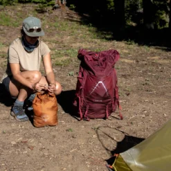 Osprey Ultralight DrySack 3 -Campingutstyr Salg 2024 S23 ULDrysack MarkMcInnis Exp 8 7 24 50 web 9ac75508 7916 45c2 8e16 be794526ae5d