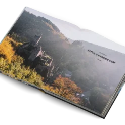 The Hidden Tracks -Campingutstyr Salg 2024 TheHiddenTracks gestalten Escape book inside 03 2000x png