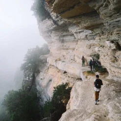 Wanderlust - Hiking On Legendary Trails -Campingutstyr Salg 2024 Wanderlust Hiking on Legendary Trails book gestalten 03 2000x 797c6d47 de63 495d b589 6b88f0afeb6b