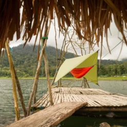 TICKET TO THE MOON Tarp For Hengekøye 7 TICKET TO THE MOON Tarp For Hengekøye -Campingutstyr Salg 2024 bastian red hammock tarp 4 scaled