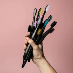 Plant Based Toothbrush - Family Pack -Campingutstyr Salg 2024 family pack plant based toothbrush 594136 800x jpg