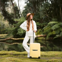 Samsonite Magnum Eco Trillekoffert (76 Cm) -Campingutstyr Salg 2024 highlight magnumeco lifestyle 4