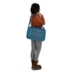 Osprey Ozone Boarding Bag 20 Liter -Campingutstyr Salg 2024 ozoneboardingbag f22 onbody5 coastalblue.jpg 2