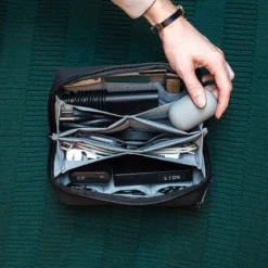 Peak Design Tech Pouch Utstyrmappe -Campingutstyr Salg 2024 tech pouch open inside